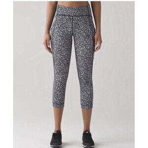 Lululemon Sole Training Crop Leggings Daisy Dust Alpine White Black Size 10